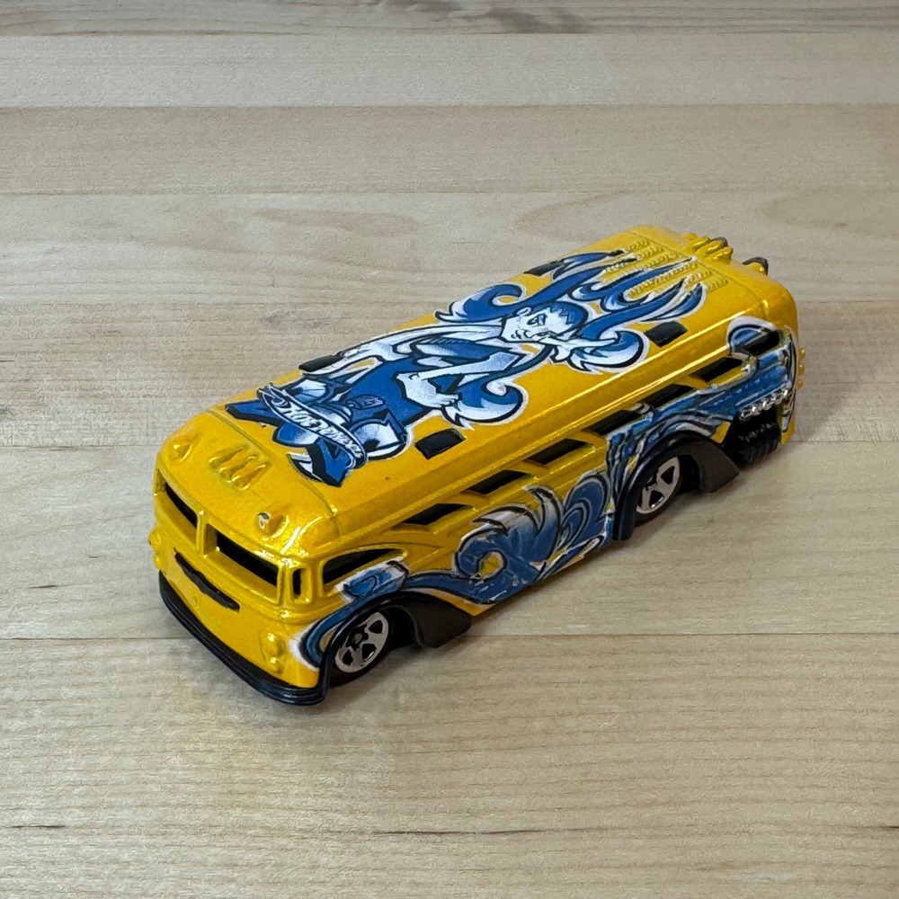 Hot Wheels Surfin School Bus 2000 Yellow Metallic Diecast 1:64 Mattel Thailand